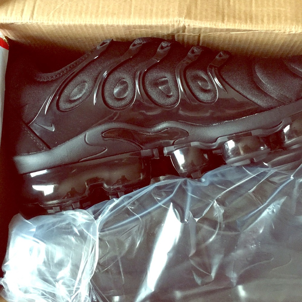 Size 8.5 men’s Nike vapormax